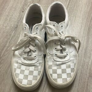 White Or Ivory shoe LaceVans